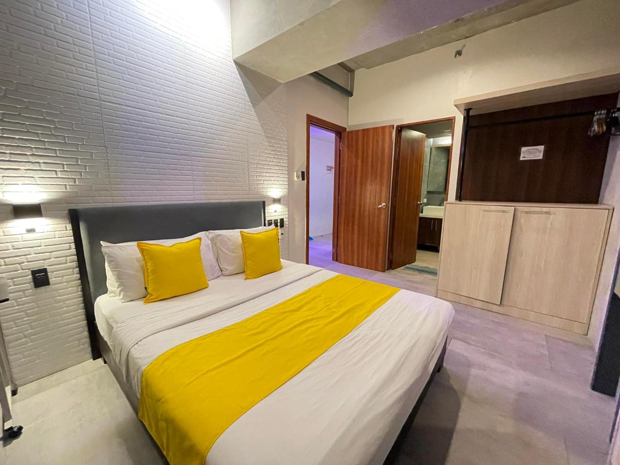 Apartment Spacious 1bedroom Good For 2pax Free Up To 6pax 22088 Manila